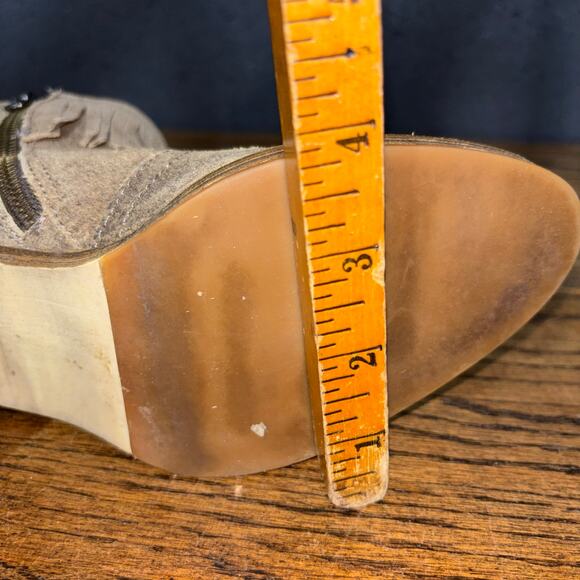 Steve Madden Women’s 8.5 Taupe Suede Western Fringe Ankle Boots - Picture 6 of 8